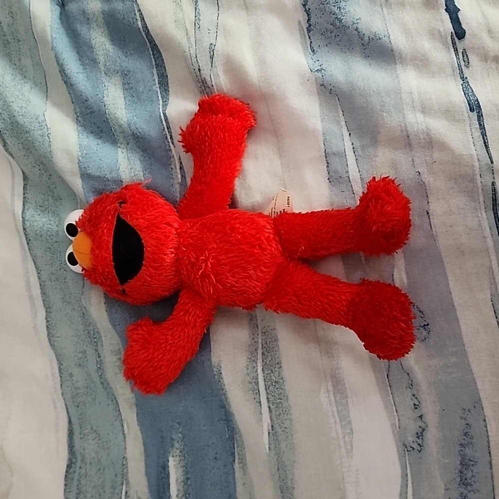 5/25 Elmo plush